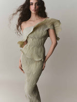 Load image into Gallery viewer, Off-Shoulder Taffeta Pleated With Wiring Outline Dress