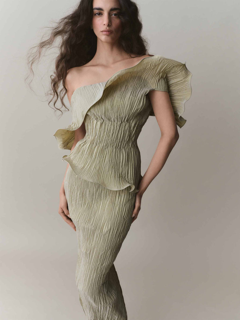 Off-Shoulder Taffeta Pleated With Wiring Outline Dress